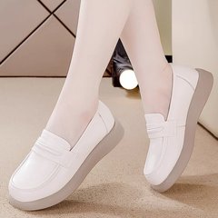 柔らかい底の女性靴の平底の看護靴2025年の春の新型の楽福の靴の英倫のファッションの仕事の靴の女性の靴の単靴