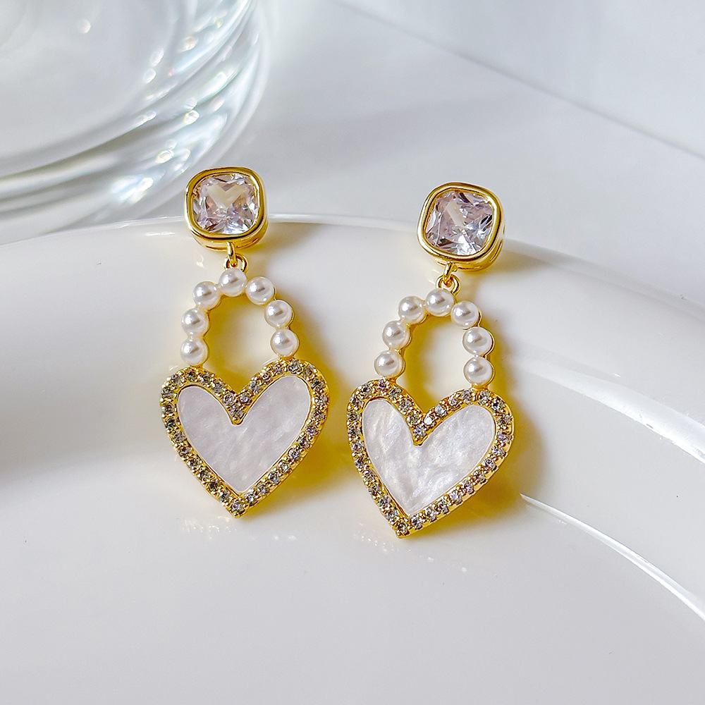 1 Pair Simple Style Heart Shape Inlay Copper Pearl Zircon Drop Earrings display picture 2