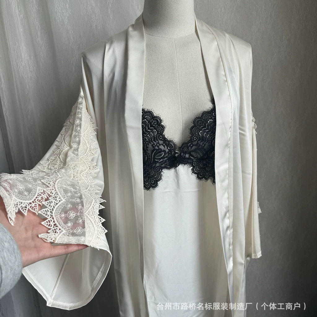 Халат 7007 — универсальный предмет, который можно сочетать с халатом или банным халатом 7001.