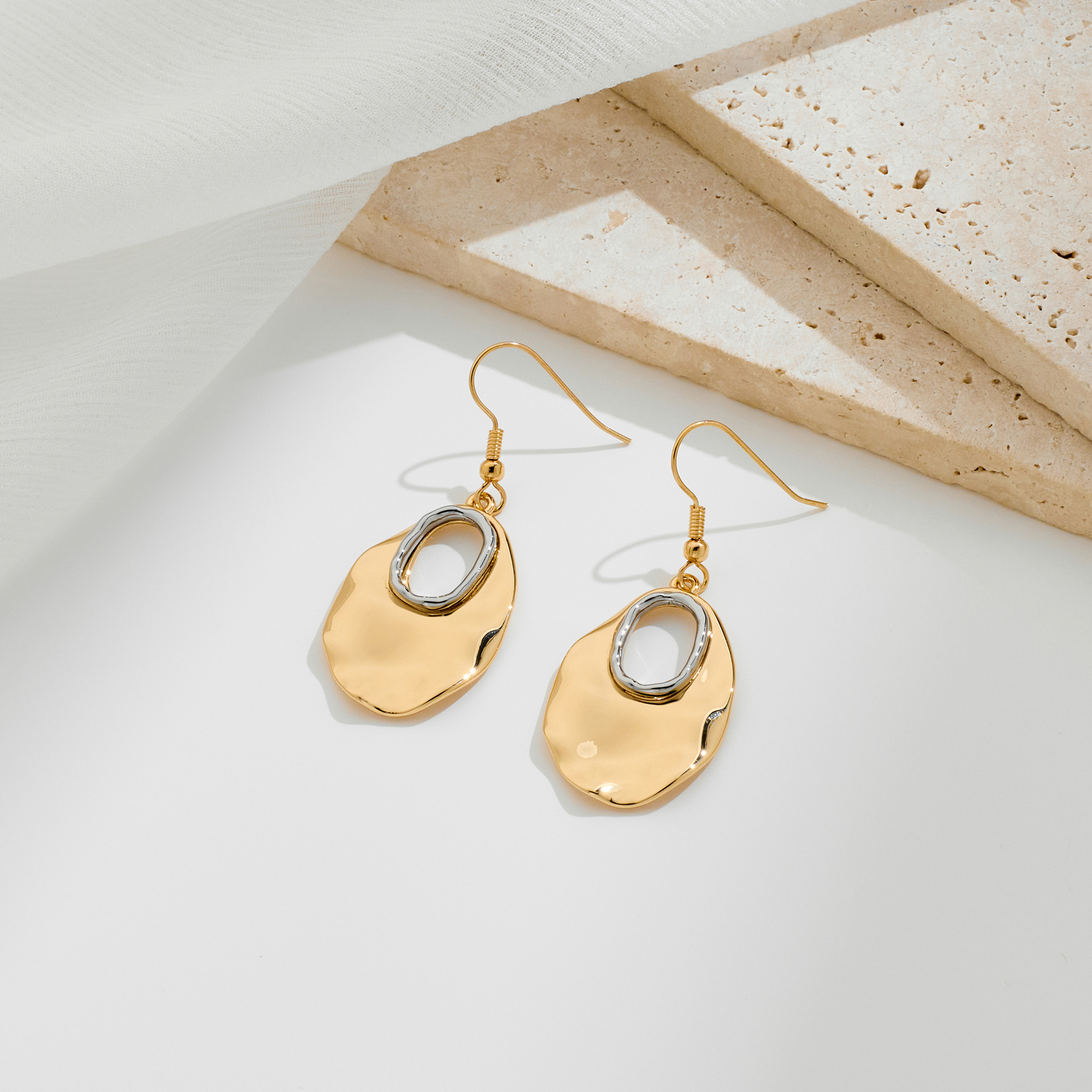 European And American Ins-style Fashion Unique Design Handbag, Personalized Earrings For Women, Niche High-end Ear Cuffs_voghion.com
