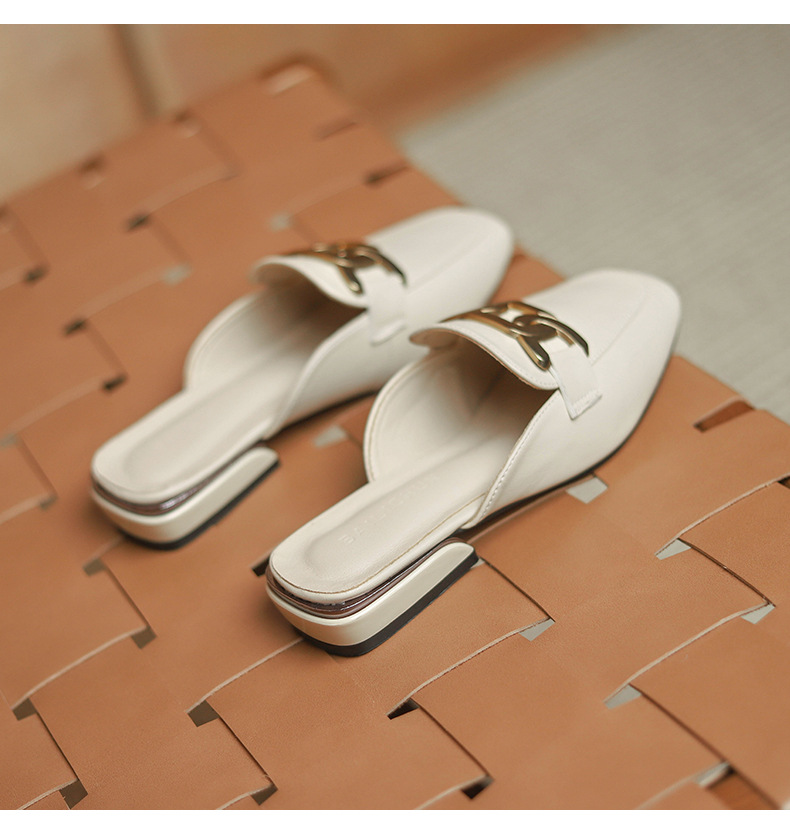 2022 neue Hausschuhe für Damen, Sommer-Oberbekleidung, modische quadratische Zehenpartie, britische Damenschuhe in Übergröße, Sandalen mit klobigem Absatz, Faulenzer, faule Schuhe_voghion.com