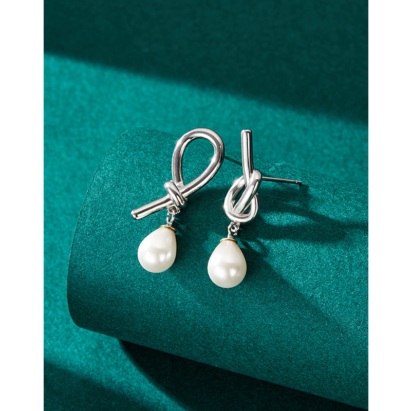 Diseño personalizado perla pendientes S925 plata esterlina nueva moda Corea del Sur elegante Internet celebridad irregular pendientes para las mujeres