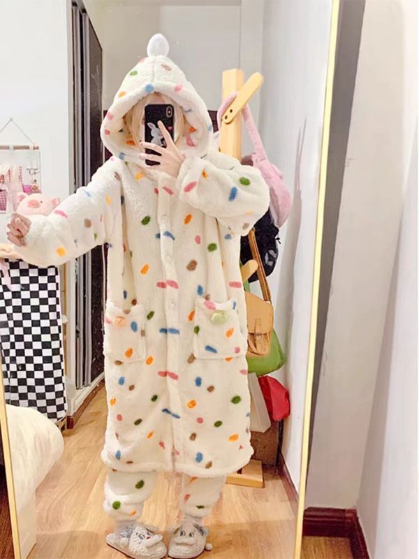 カラーの波の点のプリントのサンゴの絨毛の寝衣の女性の冬の絨毛の厚い立襟のパジャマは家の服の寝衣を着ることができます。|undefined