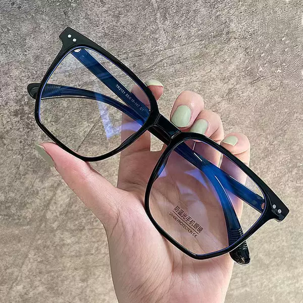 Dropshipping Wholesale and Retail Japanese Style Black Frame Glasses for Men, Trendy Myopia, Big Face, Anti-Blue Light, Non-Prescription Flat Glasses for Women Js04