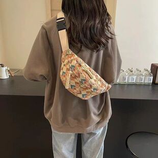 Retro Ethnic Style Walking and Running Sports Chest Bag for Women 2024 New High-End Niche Crossbody Mobile Phone Waist Bag