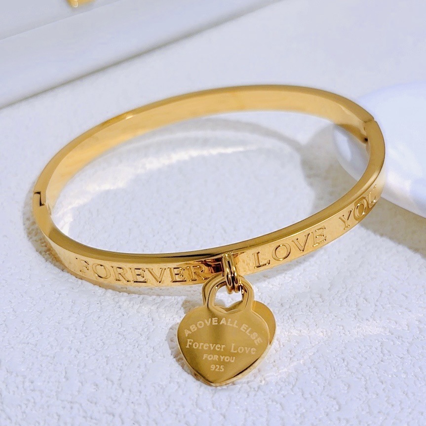 Nuevo estilo transfronterizo pulsera de diamantes de moda de acero de titanio pulsera al por mayor temperamento de lujo ligero femenino sentido de alto nivel estilo nicho