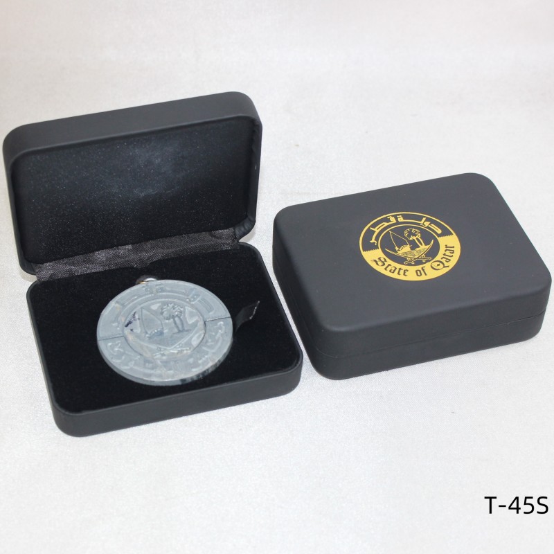 厂家批发铁盒PU皮盒/绒布盒放75*50mm奖牌、圆币、徽章、钥匙扣等