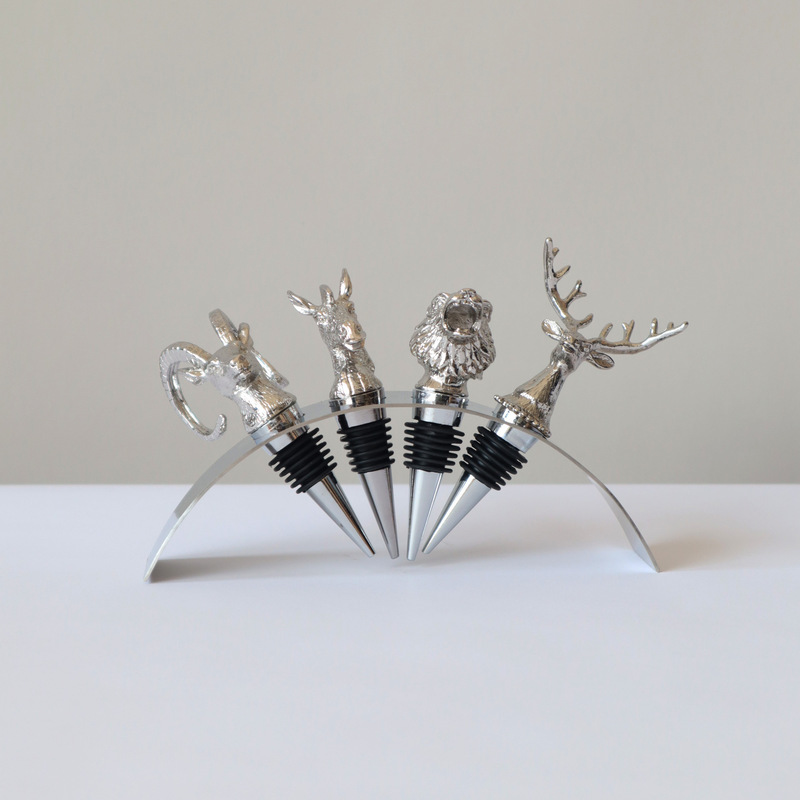 Modern Light Luxury Wine Cabinet Metal Wine Stopper Animal Creative Ornaments Desktop Hotel Restaurant Decoration Model Room Modern Light Luxury Wine Cabinet Metal Wine Stopper Animal Creative Ornaments Desktop Hotel Restaurant Decoration Model Room