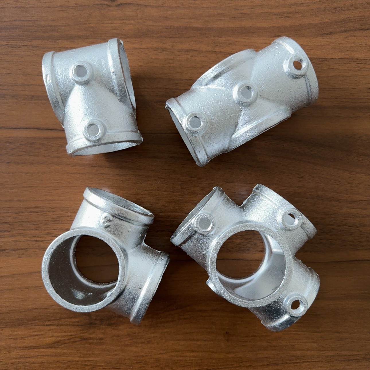 淘气堡扣件淘气堡通头管件管通 钢管连接件量大优惠