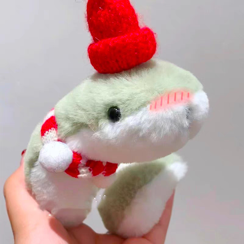 작은 녹색 뱀 + 빨간 모자 + 스카프