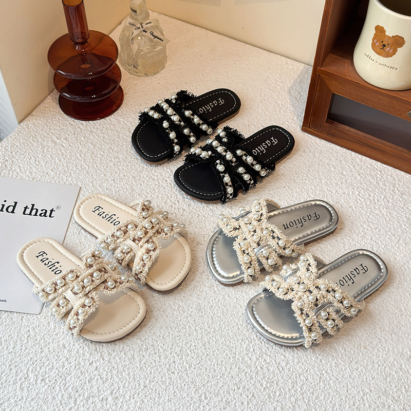 High-Looking Girls' Slippers 2025 Summer New Style Small Fragrance Fashion Flats Girls' One-Line Beach Pearl Slippers