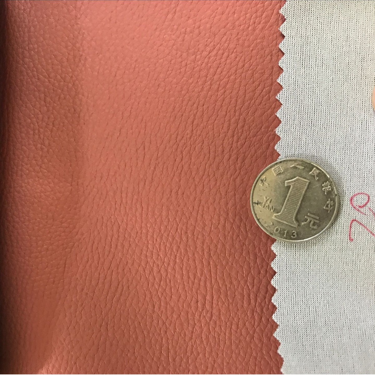 厂家热销 类90纹仿牛皮皮革 耐磨半PU皮革 装饰软包工程皮革