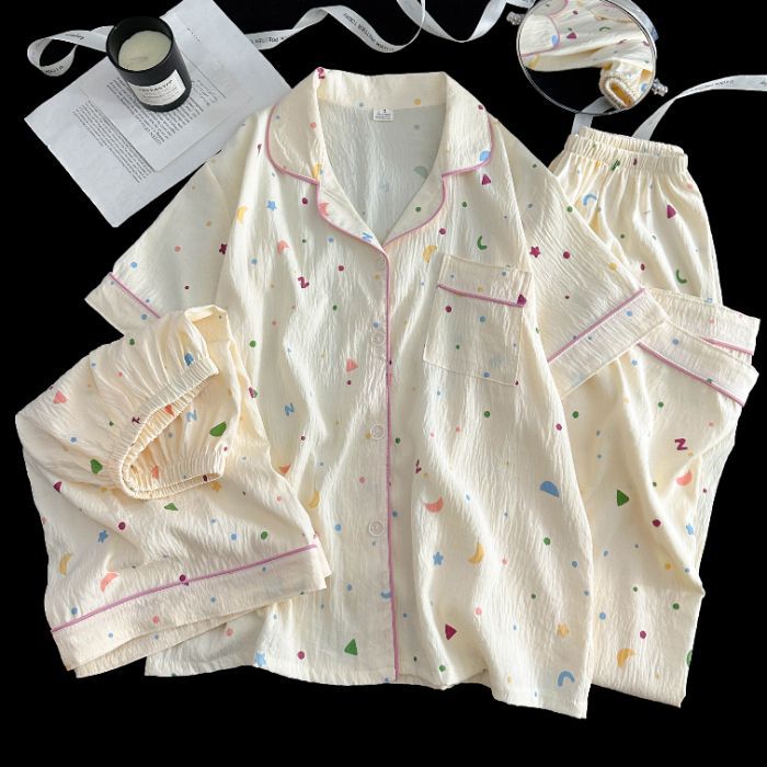 Venta al por mayor transfronteriza de tres piezas nube de algodón solapa cárdigan de dibujos animados pantalones de manga corta pantalones cortos ropa a domicilio traje de pijama de mujer