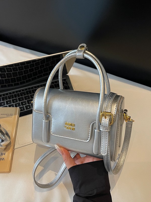 Caja de mano de alta sensación, bolso cuadrado pequeño para mujeres 2025, nueva moda coreana transfronteriza, exquisita mochila de viaje