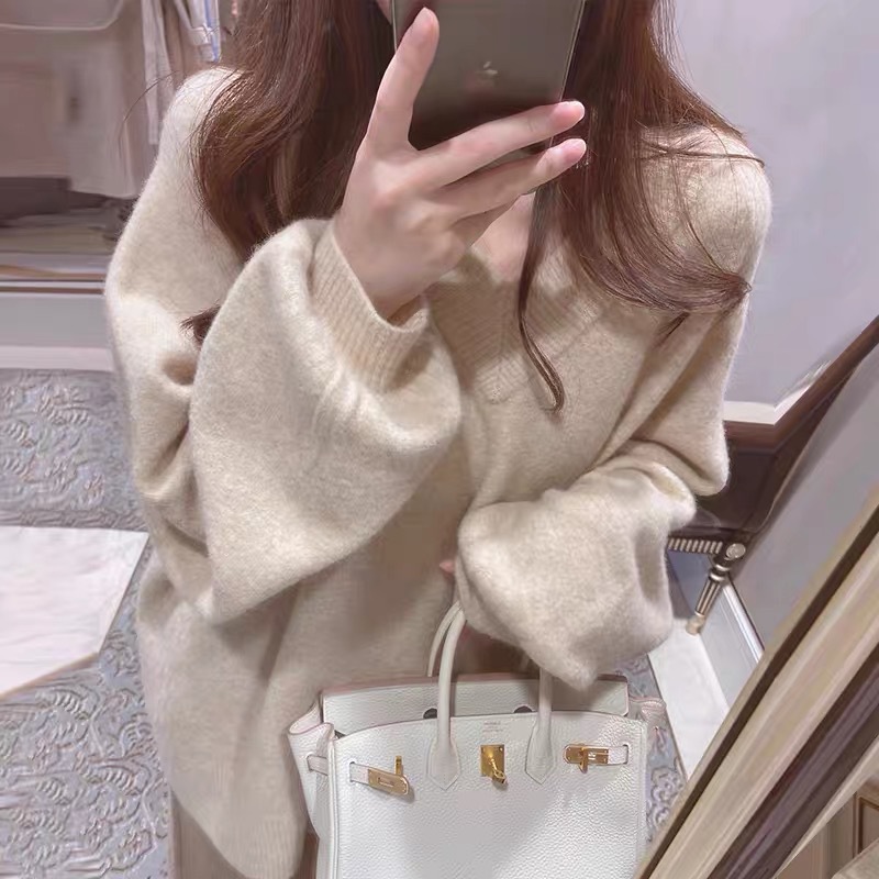 Otoño e Invierno nuevo estilo perezoso estilo dulce estilo japonés desgaste exterior V-cuello suave glutinoso suéter de las mujeres suelta linterna manga de punto superior