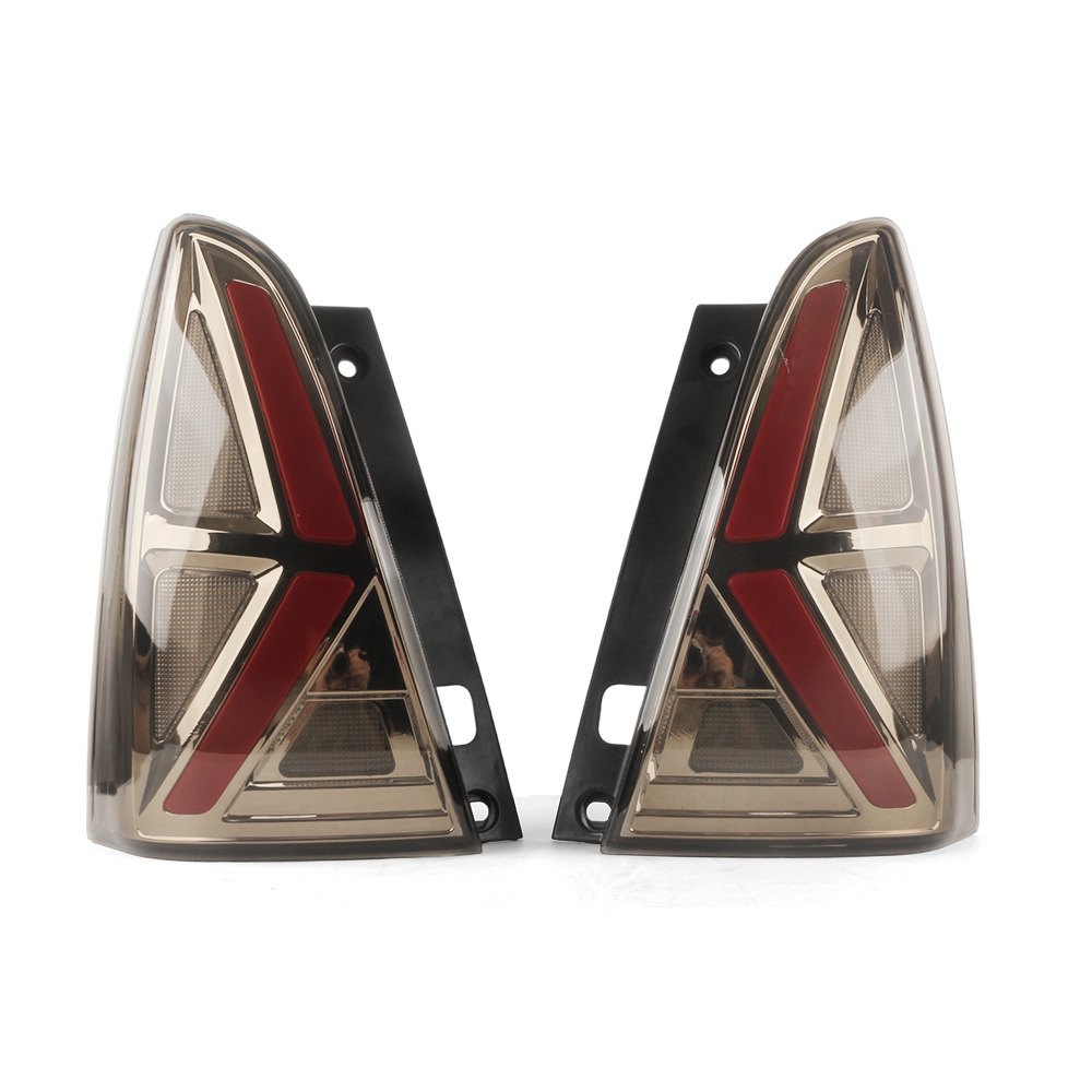 Aplicable al conjunto de luces traseras Toyota Inova Innova de 2009 modificado luces traseras de freno y luz de marcha
