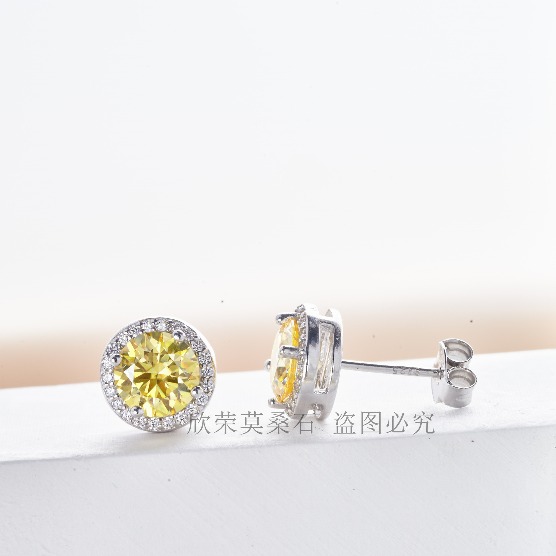 Los pernos de piedra moissan transfronterizos en vivo solo para el mayorista 1CT6.5mm * 2 con certificado GRA de pernos de plata pura