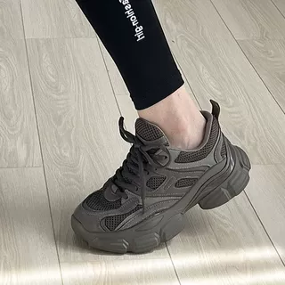 高级感老爹鞋女鞋子新款复古显脚小运动鞋厚底灰色休闲鞋一件代发