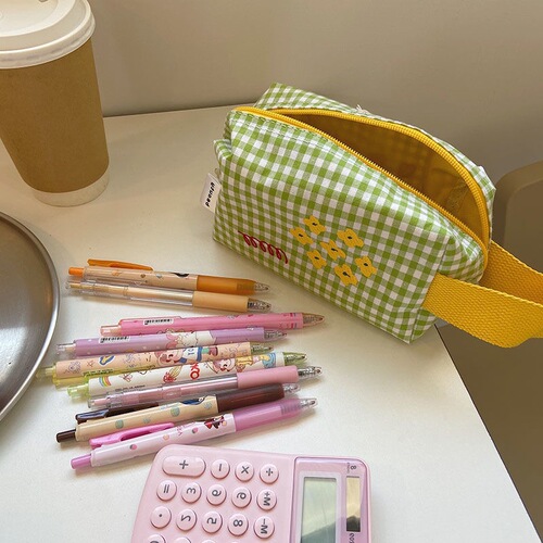 Canvas pen bag small and fresh green grid heart cute makeup bag large capacity portable storage bag wholesale one piece