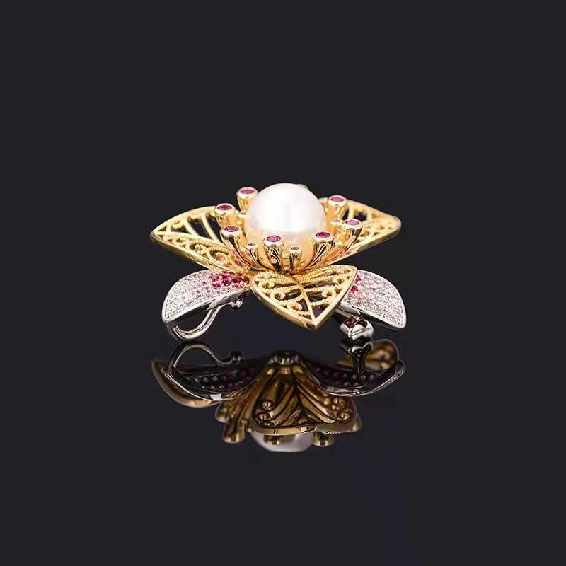Vintage Temperament Gold Inlaid Zircon Hollow Flower Pearl Brooch Pins for Women Fashion Luxury Jewelry Dinner Dress Corsage Pin Shawl Buckle Clothing Accessories Brooches