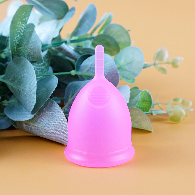 Fábrica directa de tazas menstruales femeninas natación al aire libre anti-fugas laterales tazas menstruales de silicona reciclables tazas menstruales femeninas