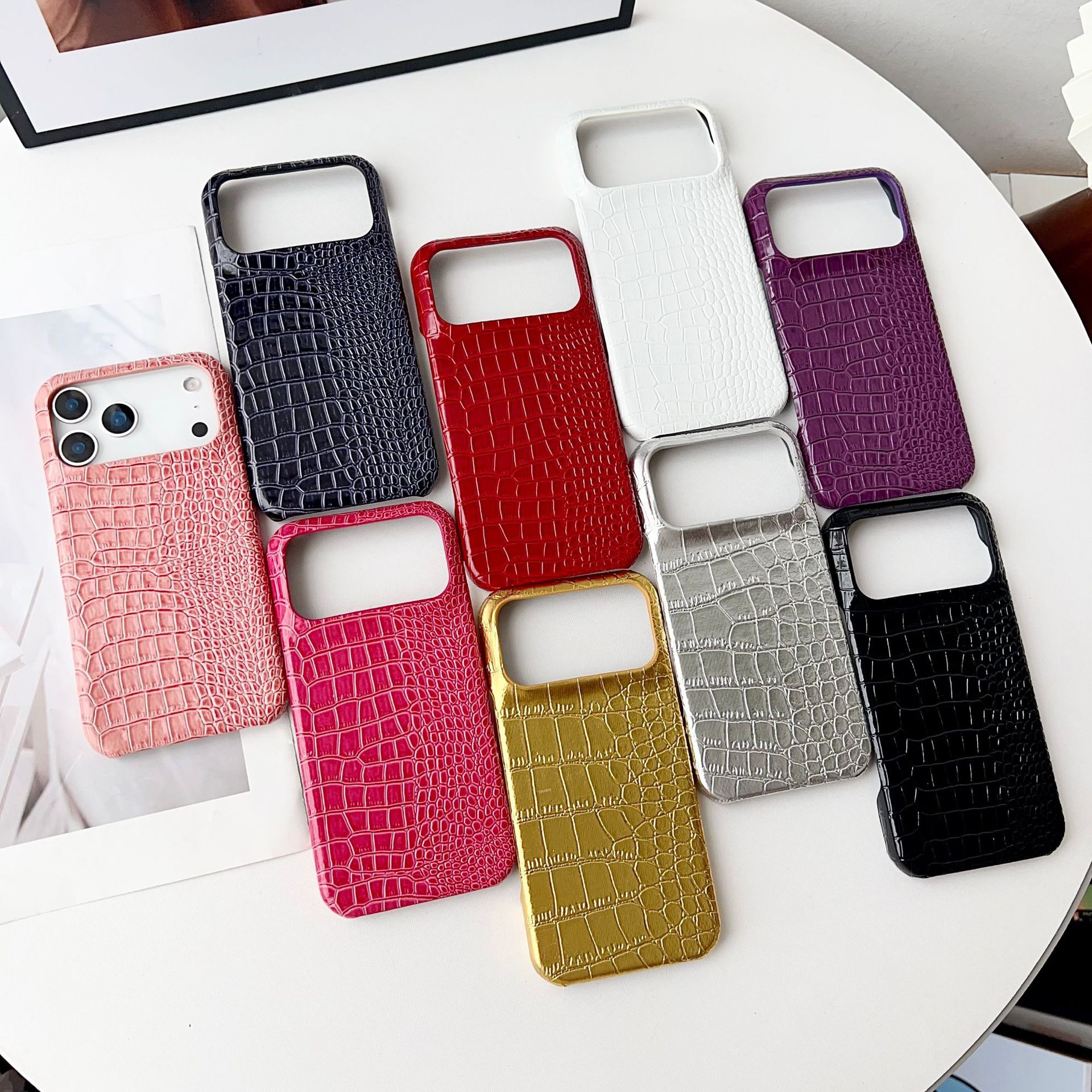 龟裂渐变鳄鱼皮纹iPhone17Promax手机壳适用苹果16Pro高镜框奢华1