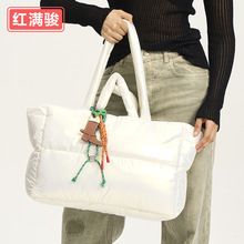 新款羽绒棉服托特包女时尚简约软乎乎手提包柔软填充棉单肩斜跨包