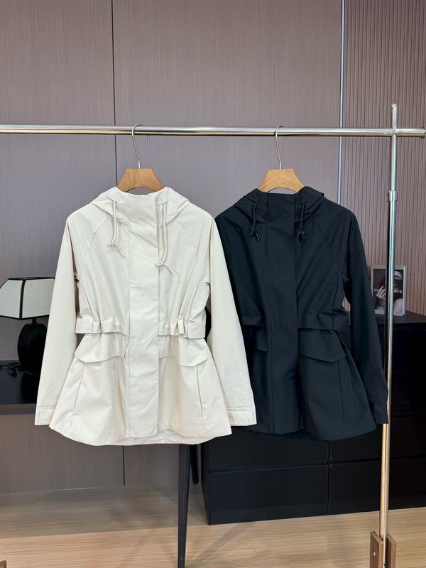 508186新款女士户外登山女士运动徒步上衣风衣夹克|undefined