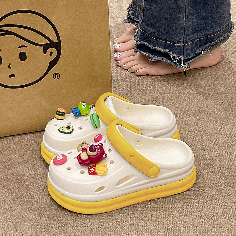 Women's Summer Trendy Outdoor Platform Sandals with Thick Soles, Non-Slip Beach Cartoon Cute Bear Closed-Toe Sandals