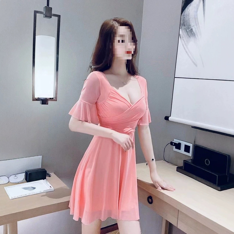 2026 New Sexy Dress for Nightclubs, Slimming and Tummy-Concealing Women's Clothing, Plus-Size Low-Cut Elegant Short-Sleeve Flared Skirt