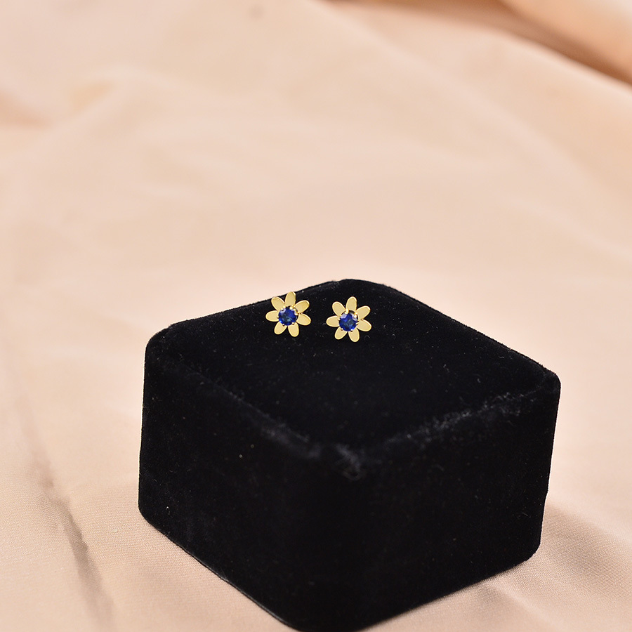 Pendientes de botón con perla y circonitas para mujer elegantes_voghion.com