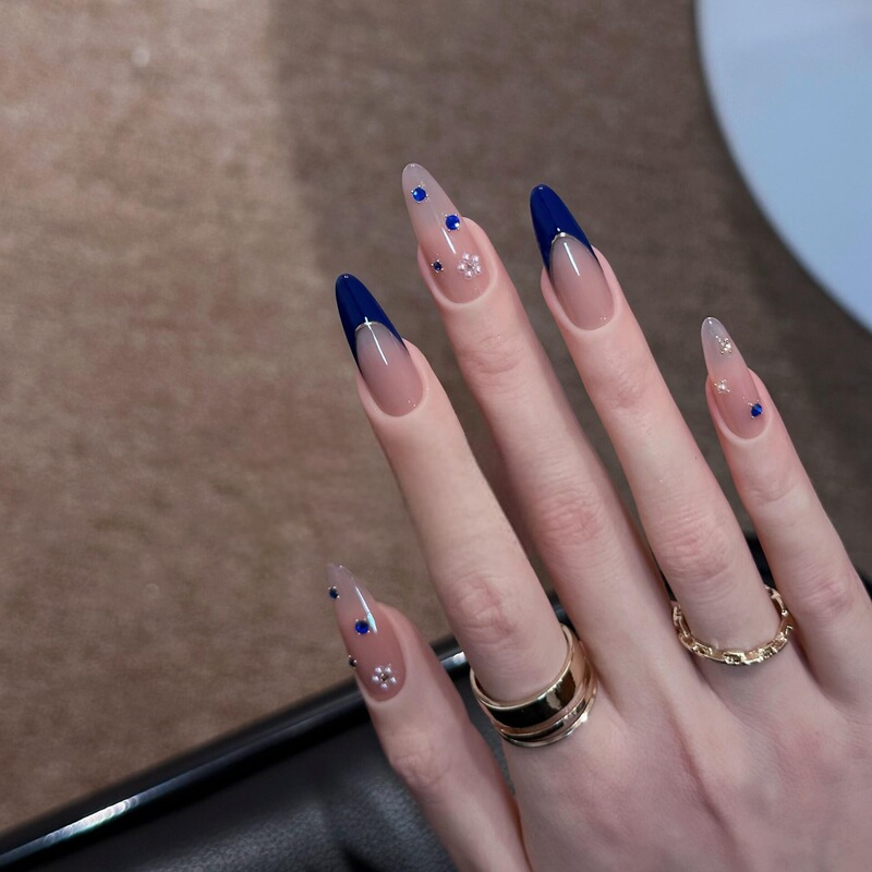 Bright Klein Blue Handmade Wearable Nails Autumn/Winter French Style Medium-Length Nail Stickers Removable False Nails Bright Klein Blue Handmade Wearable Nails Autumn/Winter French Style Medium-Length Nail Stickers Removable False Nails