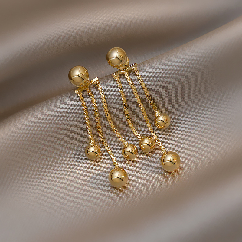 Mode Lange Quaste Einfarbig Gold Kupfer Ohrringe Frauen display picture 3