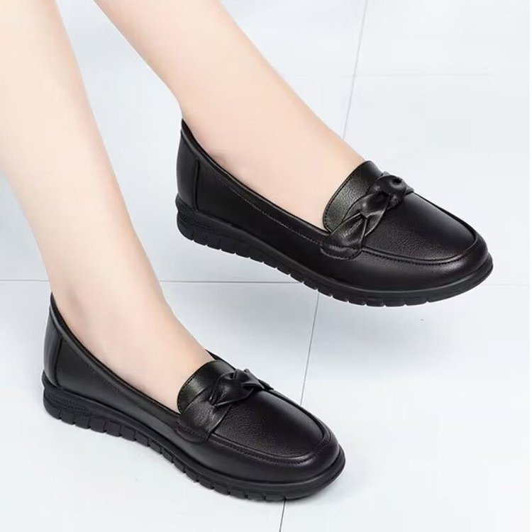 Zapatos de mamá, zapatos de cuero rojos, zapatos de cuero suaves de mujeres, 2026 nuevo estilo inglés de primavera y otoño, zapatos retro de Lefour.