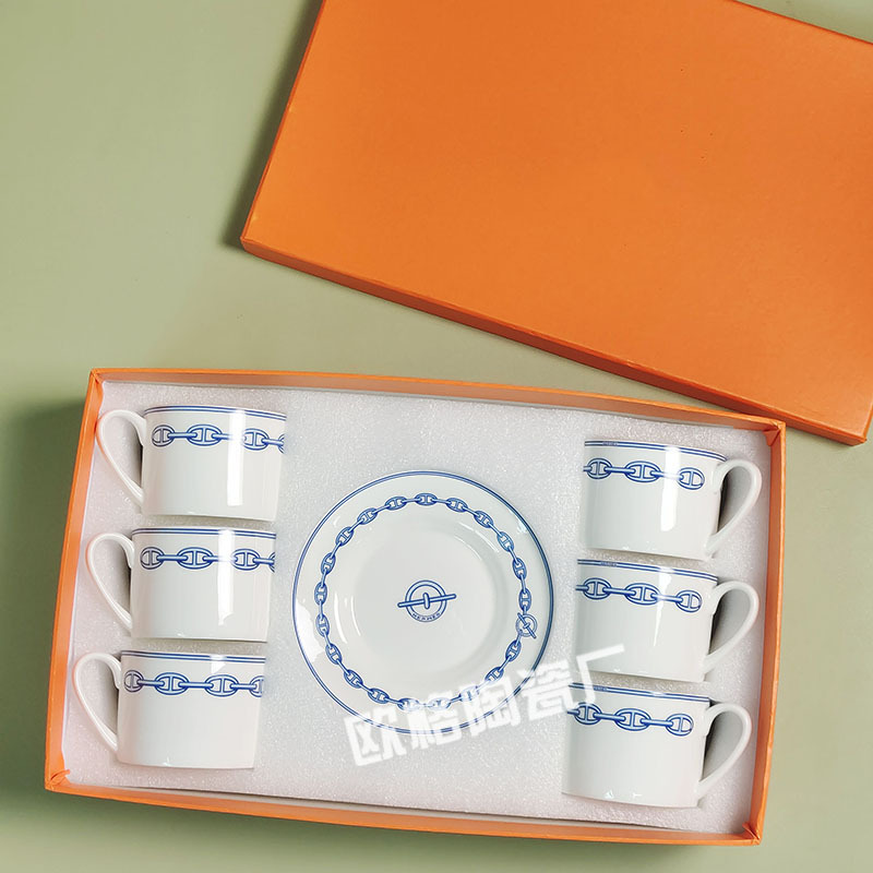 Conjunto de café de porcelana de hueso europeo transfronterizo, tazas de pareja, seis tazas, seis platos, 3 regalos caseros de té de la tarde retro de lujo