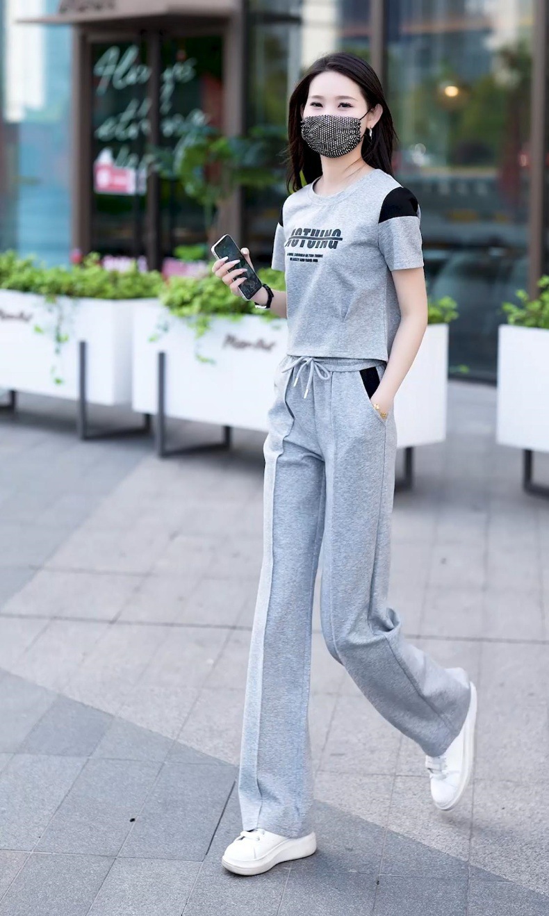 Women's Contrast Color Casual Sports Suit Short Sleeved Top And Wide Leg Pants Two Piece Set Stylish Slimming Trendy 2026_ecoleips.com