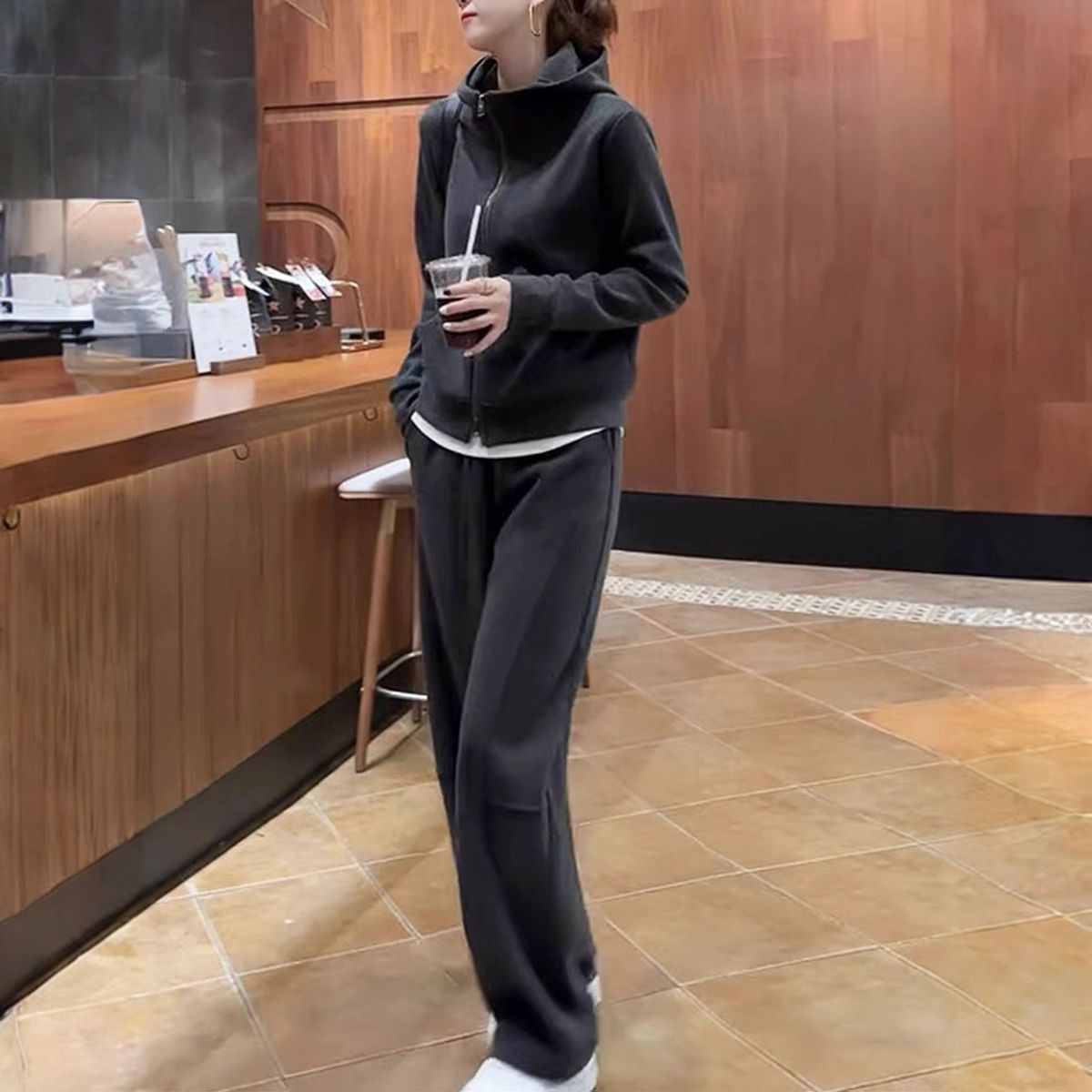 ActiveGo Europäischer Freizeit-Sportanzug für Damen Herbst/Winter 2025 – Neues, fleecegefüttertes, dickes, elegantes und jugendliches Sweatshirt_voghion.com