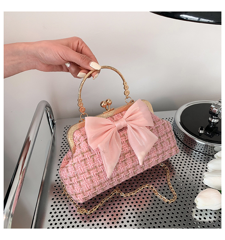 Niche design fashion handbag women's 2023 new spring and summer retro small square bag high-end_voghion.com