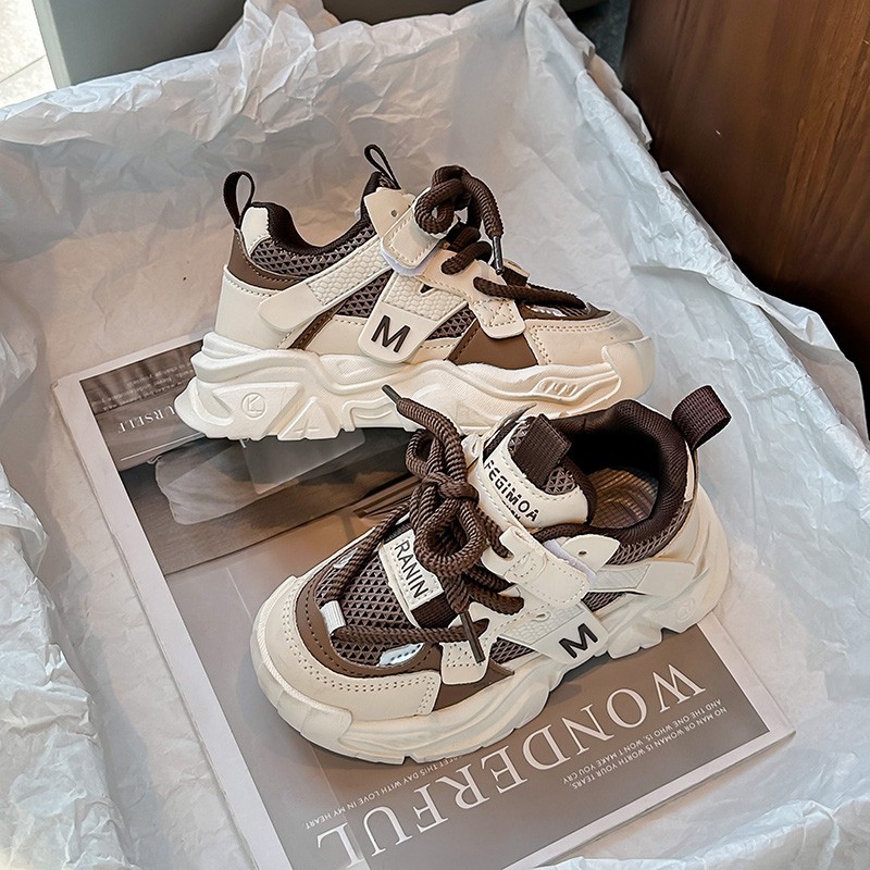 Fashionable children's sneakers