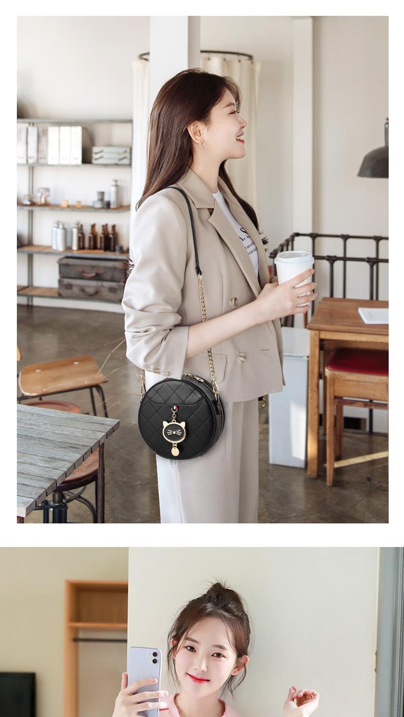 Mujeres Pequeña Cuero Sintético Gato Ropa De Calle Cuadros Escoceses Ronda Cremallera Bolsas Circular display picture 4