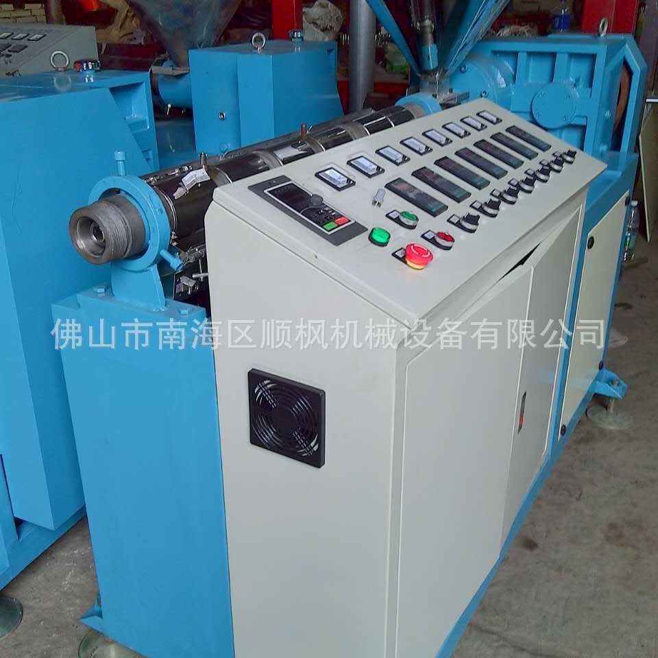 顺枫机械厂家供应塑料挤出机PVC塑料软管配套模具