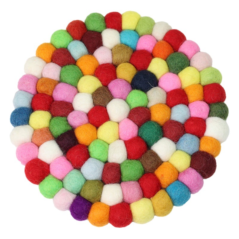 Colorido bosque cálido Nepal lana fieltro hecho a mano tira colorida bola montaña aislamiento mantel individual