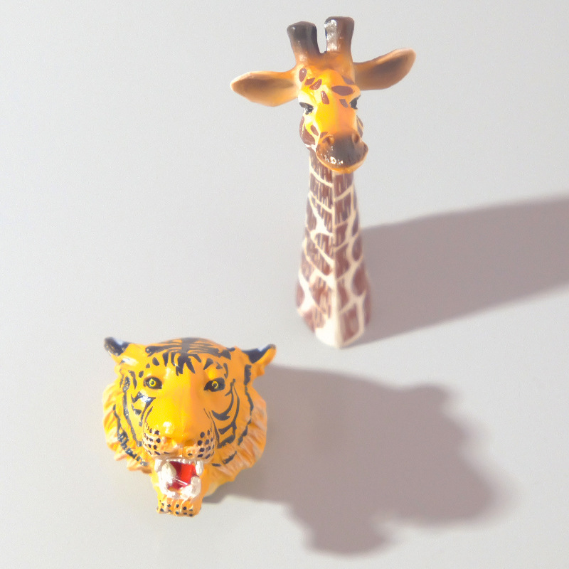 Adornos de refrigerador de succión magnética Imán de refrigerador con cabeza de tigre nórdico Decoración de celebridades de Internet Imán de refrigerador de jirafa Mensaje magnético