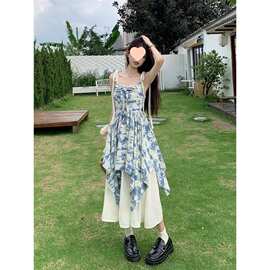 甜美森系油画碎花吊带连衣裙女夏季新款显瘦度假风拼接假两件裙子