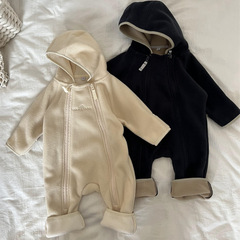6-12月の赤ちゃんの春の服は保温します。