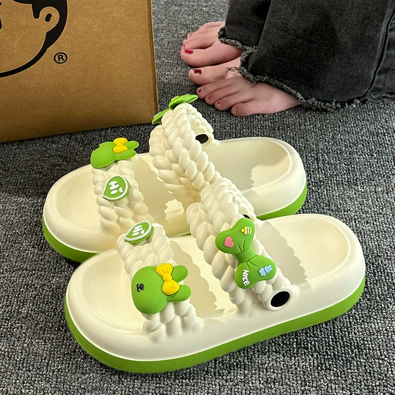 Холодные тапочки утолщены, чтобы наступить на дерьмо