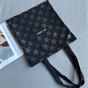 �羳 �Ұ�ϵ�����Ƿ��������ذ�ͨ�ڰ���ݴ�����Ů��bags