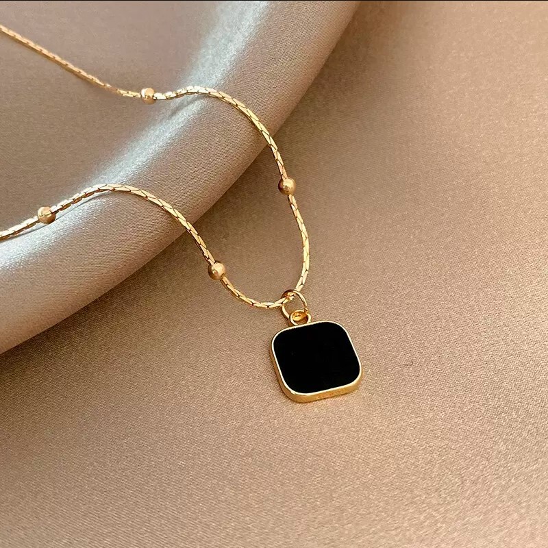 Black dark geometric square necklace for women light luxury niche design clavicle chain 2023 New ins hip hop