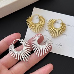 欧美跨境金属线条桃心耳扣轻奢高级感耳钉个性潮流时尚百搭耳饰女