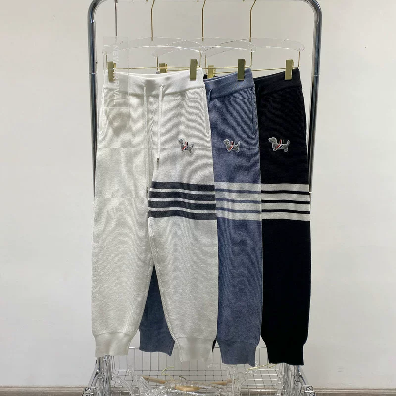 THOM BRASSY 1626 Щенячьи вафли